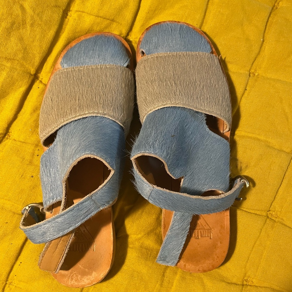 John Fluevog Two-Tone Light Blue and Gray Ponyhair Sandals - Picture 3 of 4